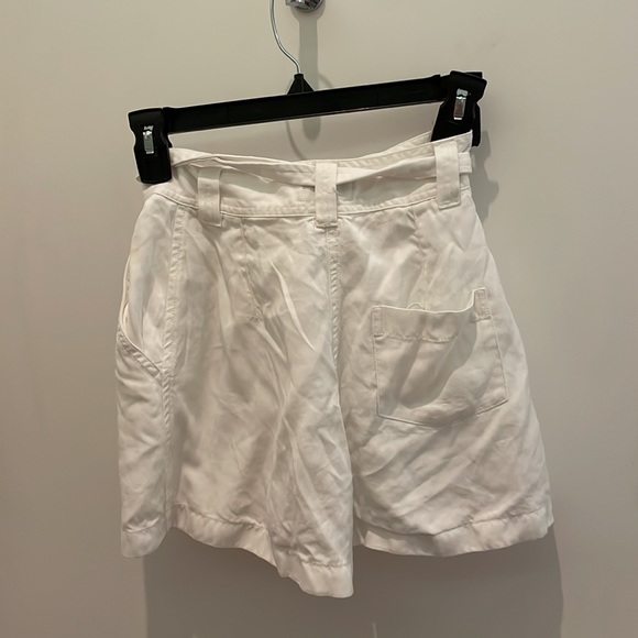 Wilfred Free Aritzia White Shorts with belt (“Natalie shorts”) - Picture 6 of 6